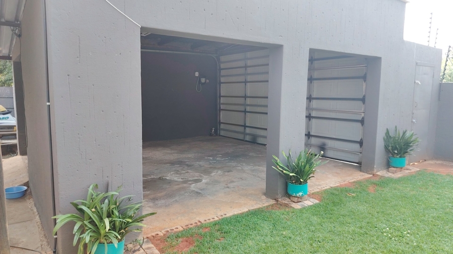 4 Bedroom Property for Sale in La Hoff North West